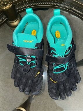Vibram Black and Teal Toe-Separator Minimalist Shoes